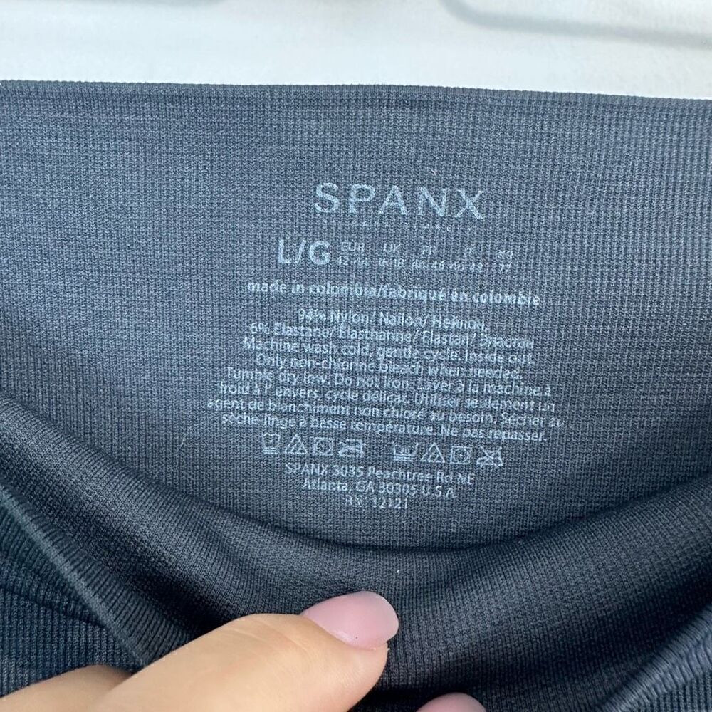 Spanx Look At Me Now Seamless Leggings in Camo Size L - Picture 5 of 8